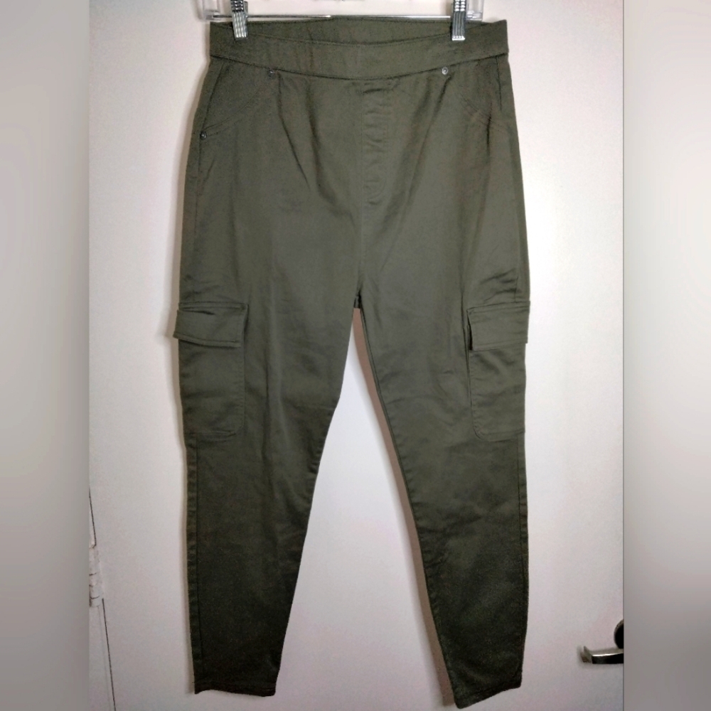 Simply Vera Vera Wang (Size L) Olive Green Cargo Denim Skimmer Pants (NEW-NWT)
